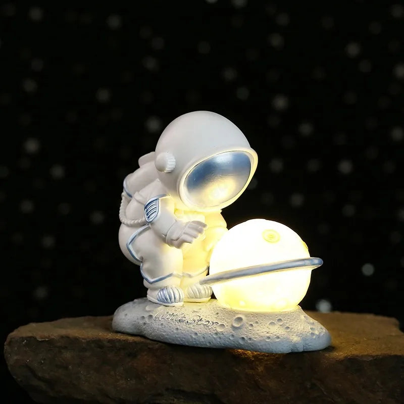 Minimalist LED Astronaut Star Light